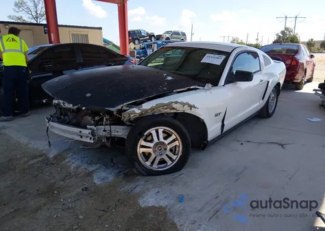2006 Ford Mustang Gt z USA, uszkodzony, nr VIN 1ZVFT82H065228852
